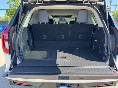 Used 2025 Ford Expedition Active AWD/4WD image 6