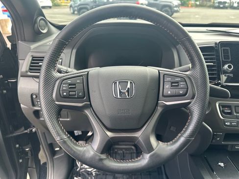 Used 2025 Honda Ridgeline TrailSport image 18