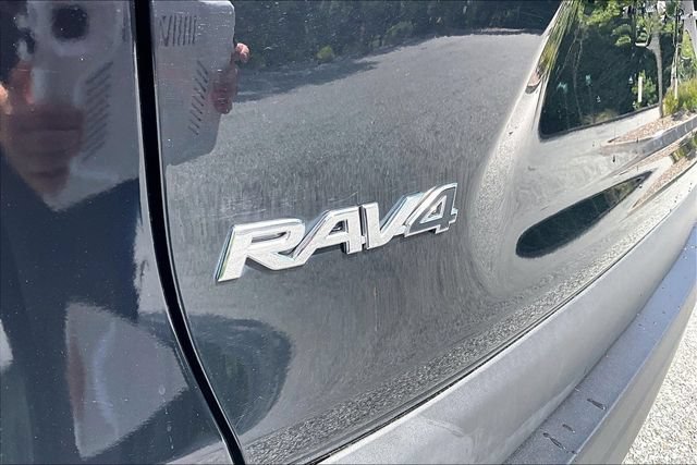 Used 2020 Toyota RAV4 XLE w/ All Weather Liner Package AWD/4WD image 28