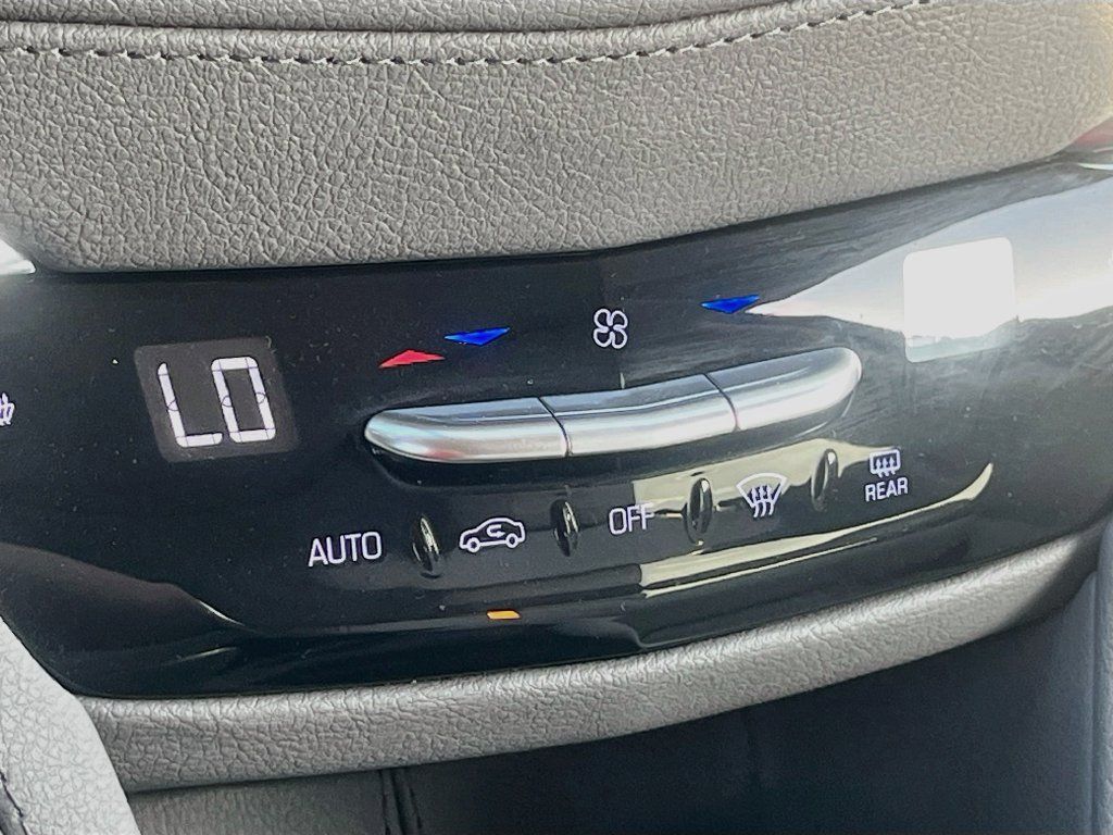 Used 2025 Cadillac XT5 Premium Luxury FWD image 16