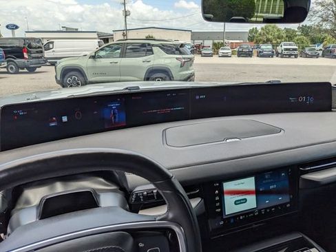 Used 2025 Lincoln Navigator Reserve AWD/4WD image 28