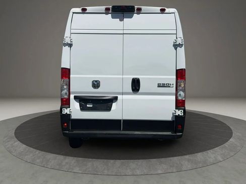 Used 2025 RAM ProMaster 2500 w/ Convenience Group FWD image 5