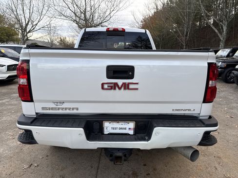 Used 2019 GMC Sierra 2500 Denali w/ Duramax Plus Package image 6