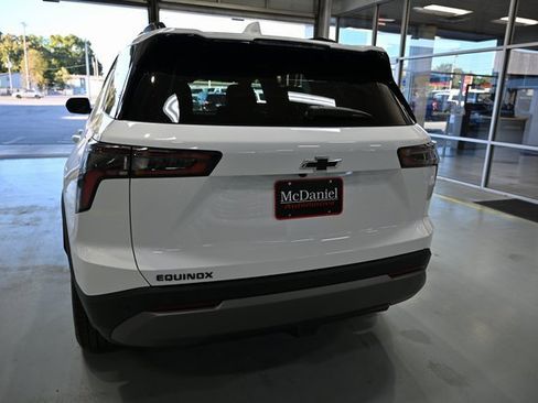 New 2026 Chevrolet Equinox LT w/ Convenience Package II image 6