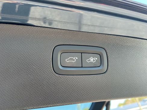 Certified 2023 Volvo XC90 T8 Ultimate AWD/4WD image 29