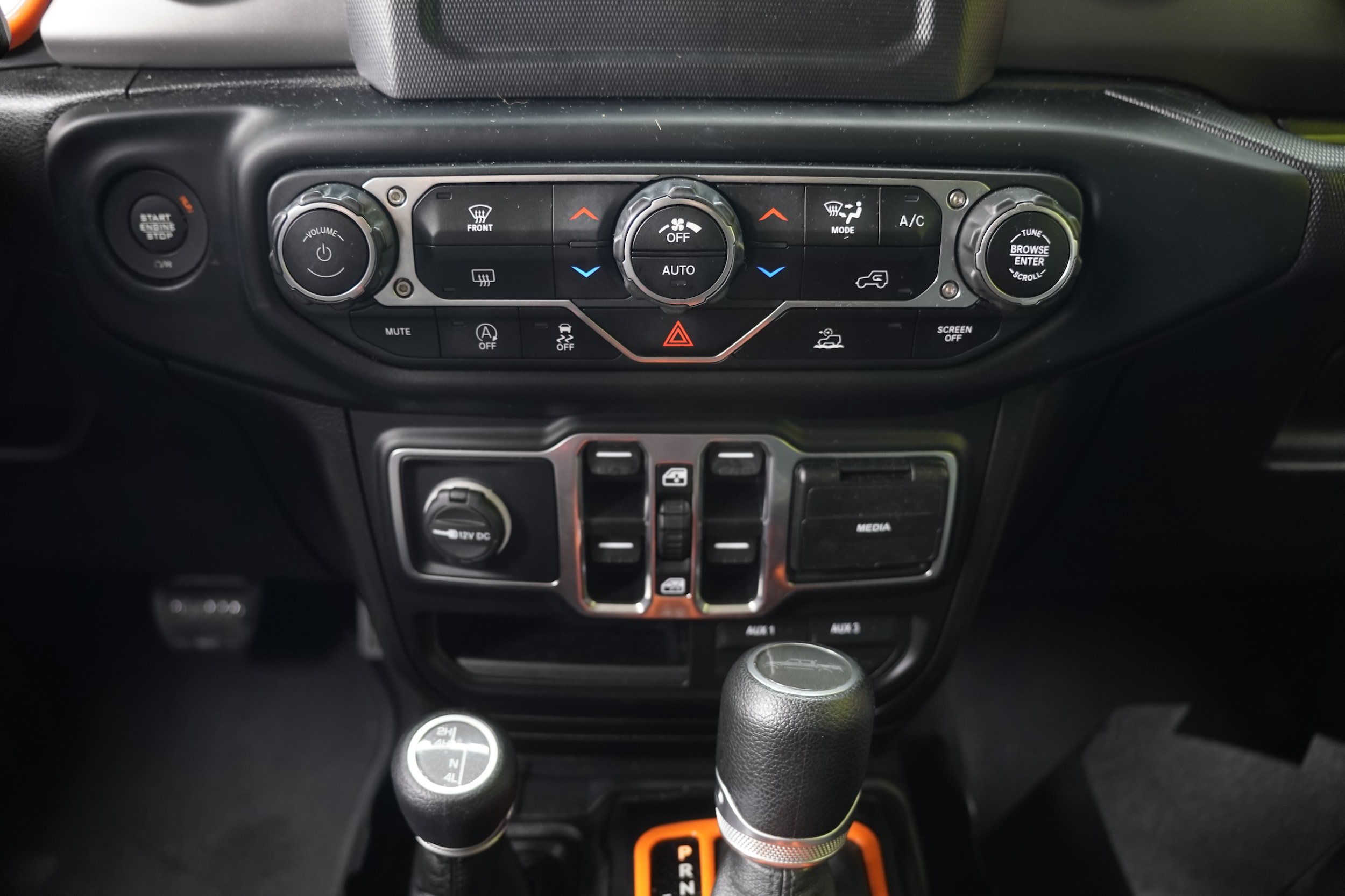 Used 2020 Jeep Gladiator Sport w/ Quick Order Package 24S AWD/4WD image 28