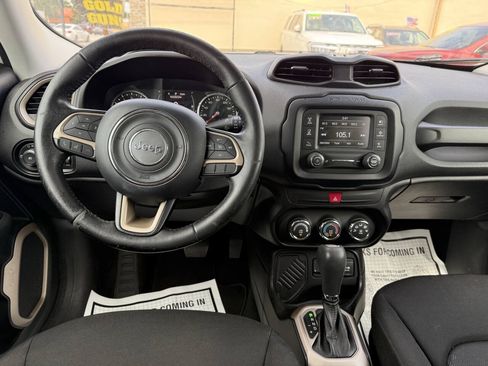 Used 2016 Jeep Renegade Latitude FWD image 14