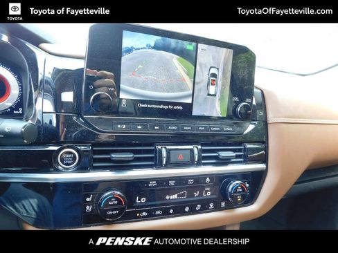 Used 2022 Nissan Pathfinder Platinum w/ Cargo Package AWD/4WD image 6