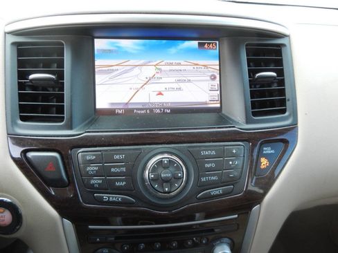 Used 2014 Nissan Pathfinder SL w/ SL Tech Package FWD image 3