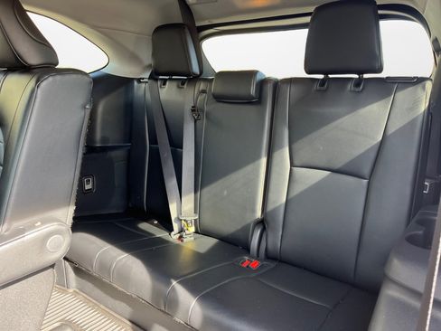 Certified 2025 Toyota Highlander XLE image 15