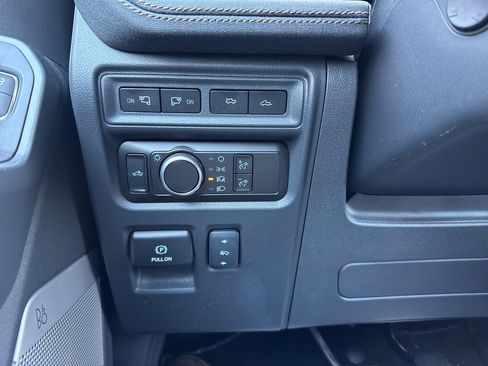 Used 2024 Ford F150 Lightning Lariat image 13