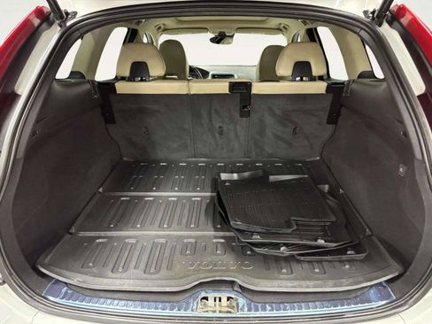 Used 2016 Volvo XC60 T5 Premier w/ Proximity Package FWD image 6