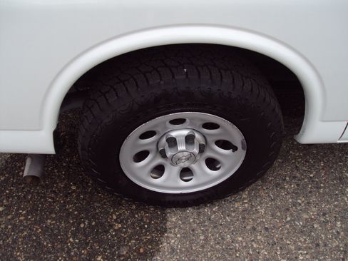 Used 2014 Chevrolet Express 1500 AWD image 30