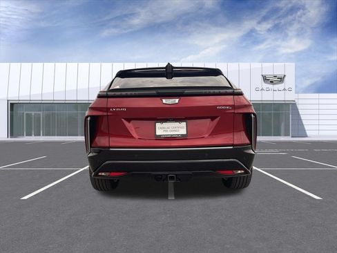 Certified 2024 Cadillac Lyriq Luxury AWD/4WD image 7