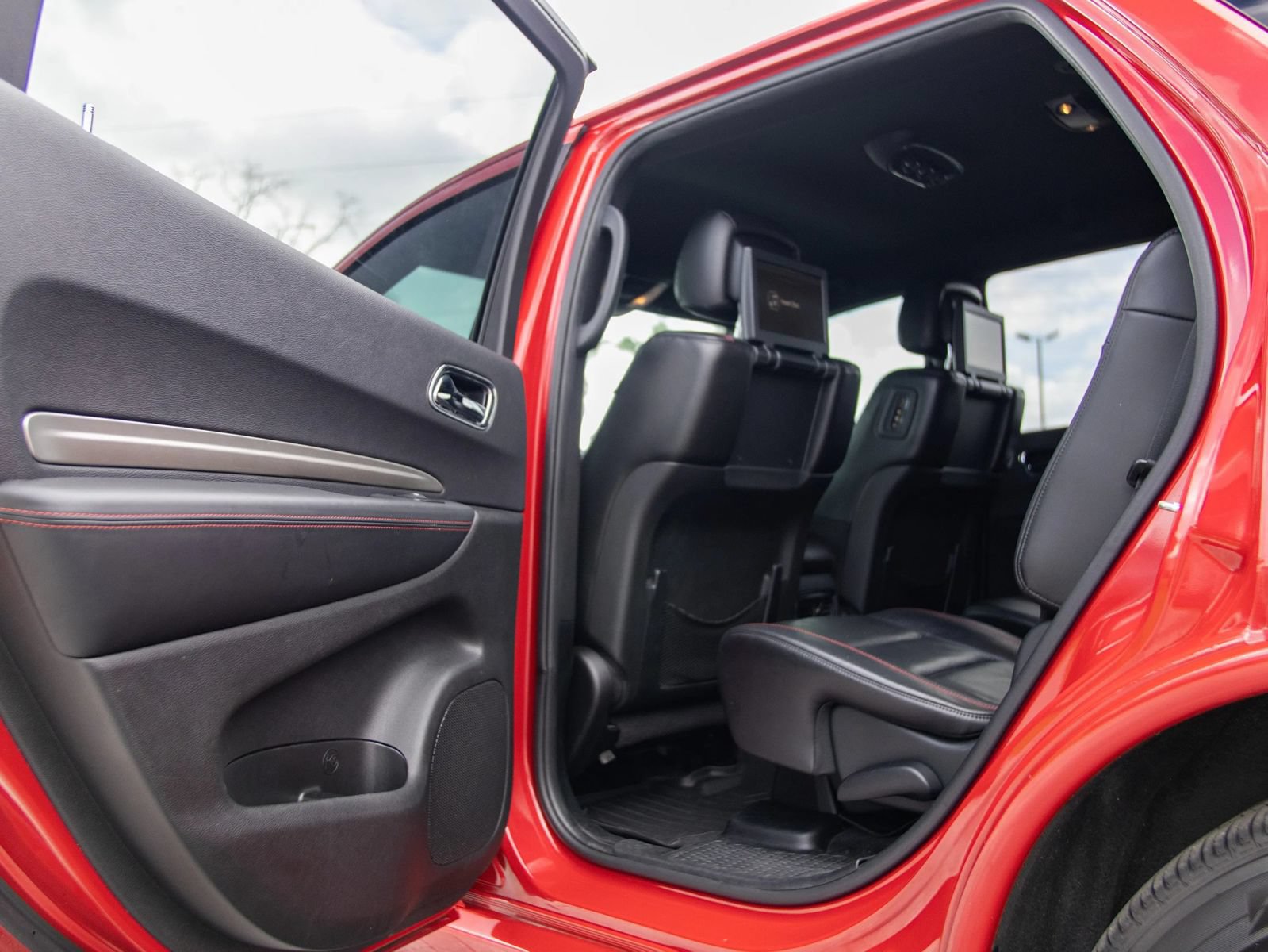 Used 2017 Dodge Durango R/T w/ Trailer Tow Group IV RWD image 24
