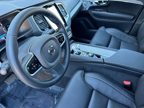 Used 2025 Volvo XC90 T8 Ultra w/ Protection Package Premier image 13