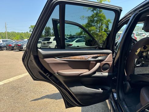 Used 2015 BMW X5 xDrive35d AWD/4WD image 25
