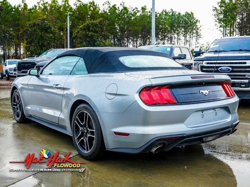 Used 2022 Ford Mustang Premium image 4