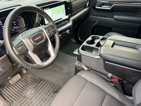 Used 2025 GMC Sierra 1500 Elevation image 11