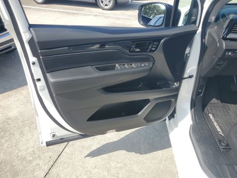 Used 2024 Honda Odyssey Touring image 23