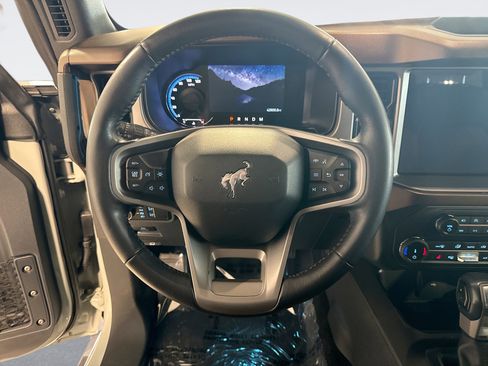 Used 2022 Ford Bronco Outer Banks AWD/4WD image 12