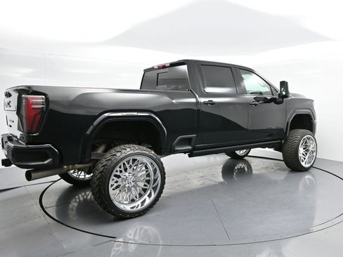 Used 2025 GMC Sierra 2500 AT4 w/ AT4 Premium Plus Package AWD/4WD image 7