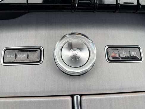 Certified 2025 Lincoln Navigator Reserve image 22