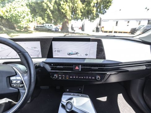 Used 2024 Kia EV6 Light AWD/4WD image 25