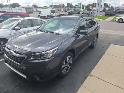 Used 2022 Subaru Outback Limited AWD/4WD image 1
