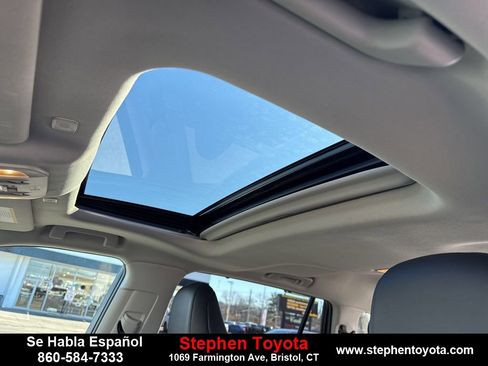 Used 2023 Toyota Highlander XLE image 24