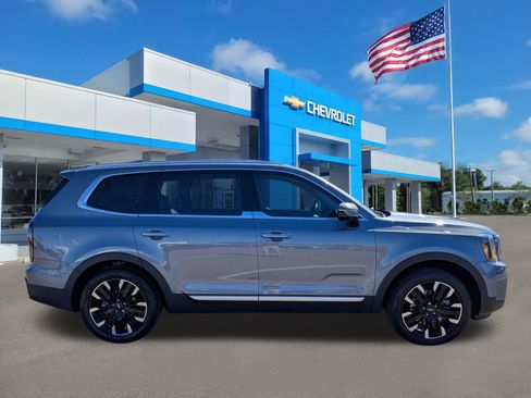 Used 2024 Kia Telluride SX w/ Towing Package image 3