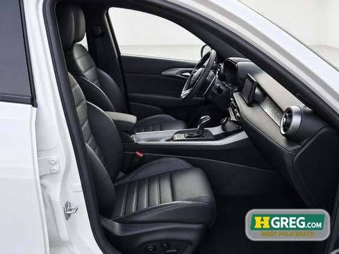 Used 2024 Alfa Romeo Tonale Veloce w/ Active Assist Package AWD/4WD image 11