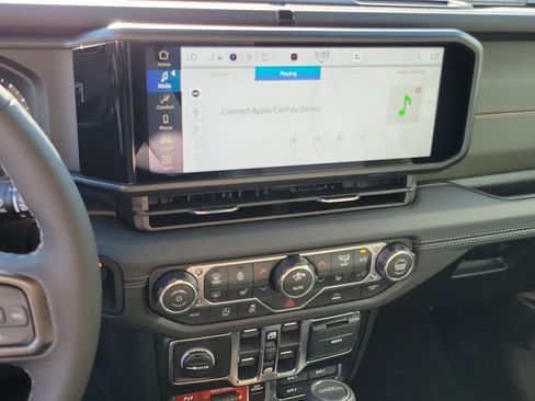 New 2026 Jeep Gladiator Mojave image 8