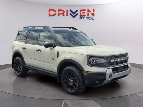 Used 2025 Ford Bronco Sport Badlands AWD/4WD image 7