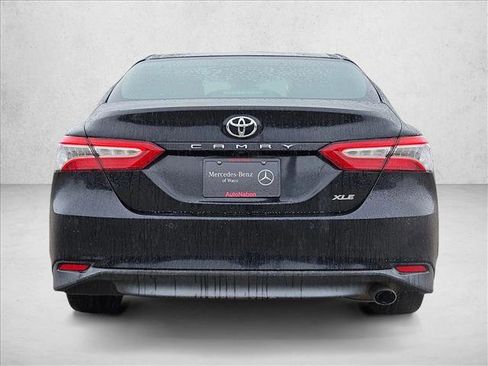 Used 2018 Toyota Camry XLE image 6