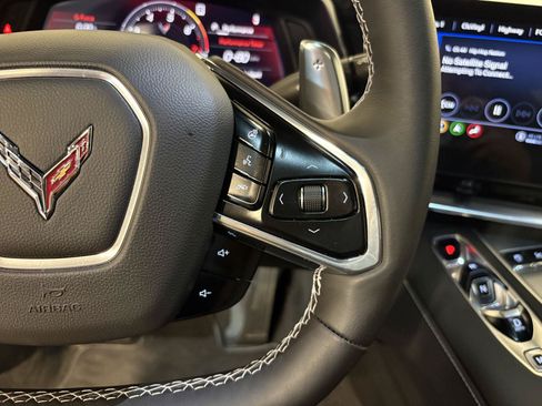 Used 2022 Chevrolet Corvette Stingray Preferred Cpe w/ Z51 Performance Package RWD image 21