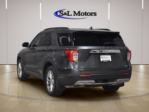 Used 2020 Ford Explorer XLT w/ Equipment Group 202A AWD/4WD image 6