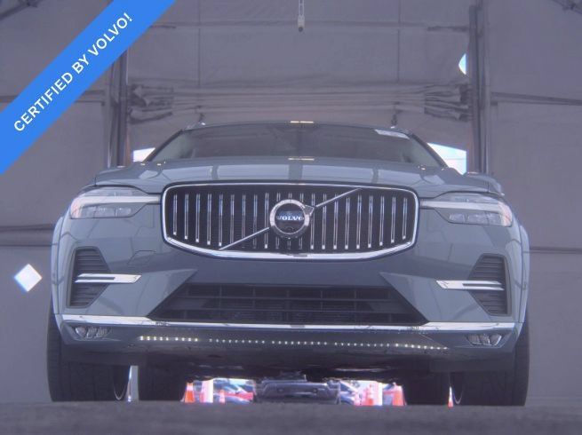 Used 2023 Volvo XC60 B5 Ultimate w/ Protection Package Premier FWD image 2