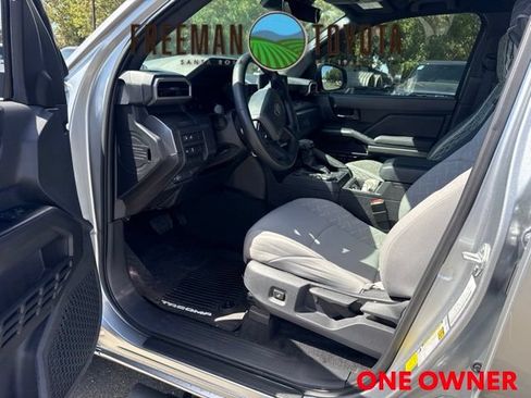 Used 2025 Toyota Tacoma SR5 AWD/4WD image 7