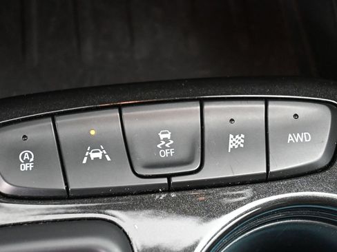 Used 2025 Chevrolet TrailBlazer LT AWD/4WD image 31