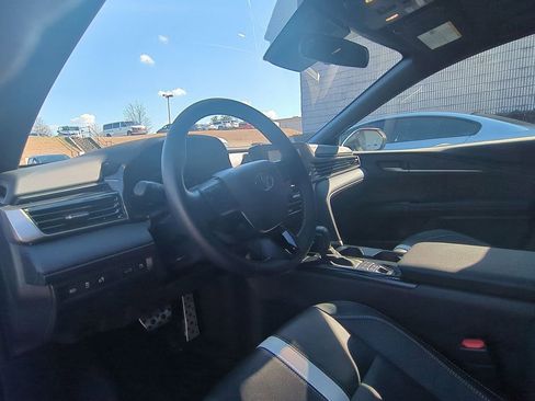 Used 2025 Toyota Camry SE FWD image 15