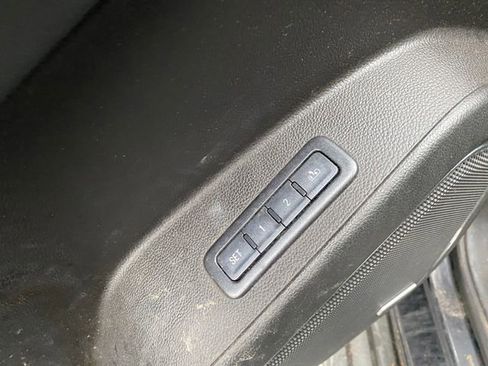 Used 2015 GMC Yukon XL SLT w/ Open Road Package image 10