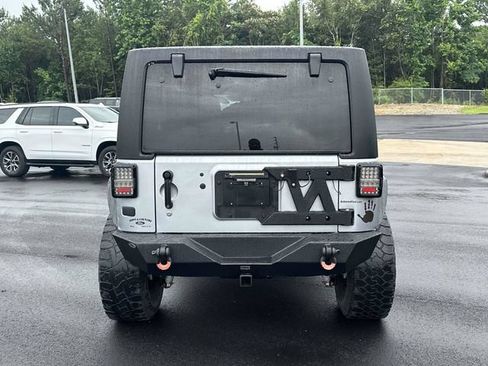 Used 2013 Jeep Wrangler Unlimited Rubicon w/ Connectivity Group AWD/4WD image 3