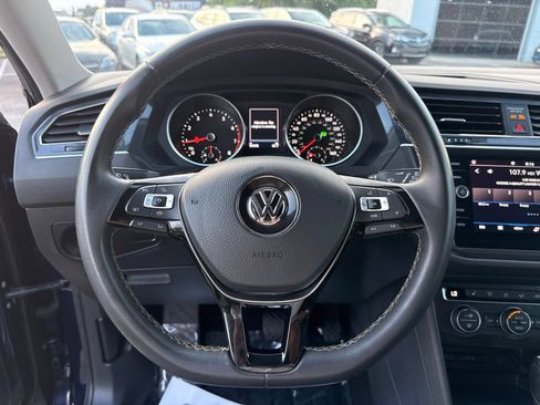 Used 2021 Volkswagen Tiguan SE FWD image 17