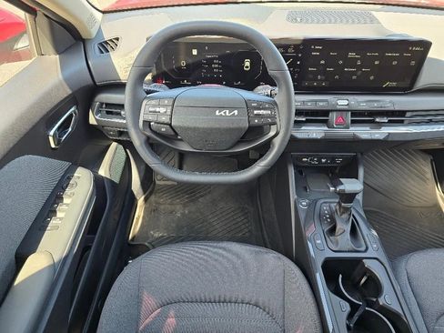 New 2025 Kia K4 EX image 13