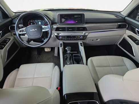 Certified 2022 Kia Telluride SX w/ Towing Package image 2