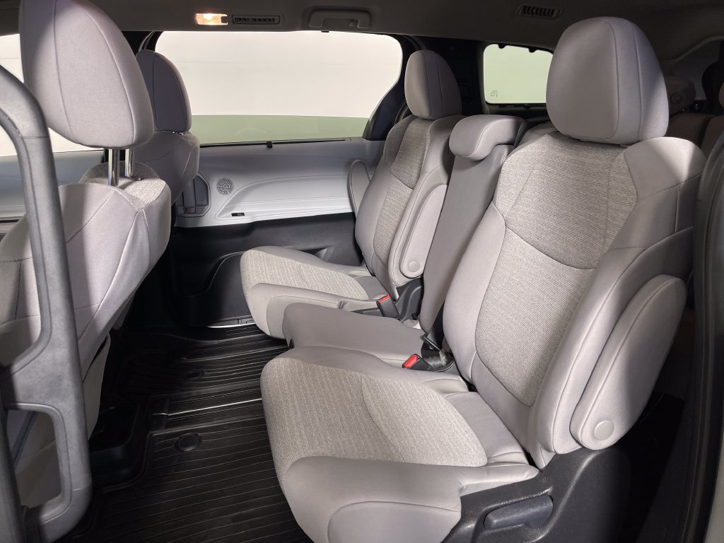 Certified 2026 Toyota Sienna LE AWD/4WD image 13