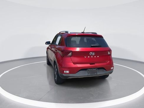 Used 2024 Hyundai Venue Limited FWD image 7