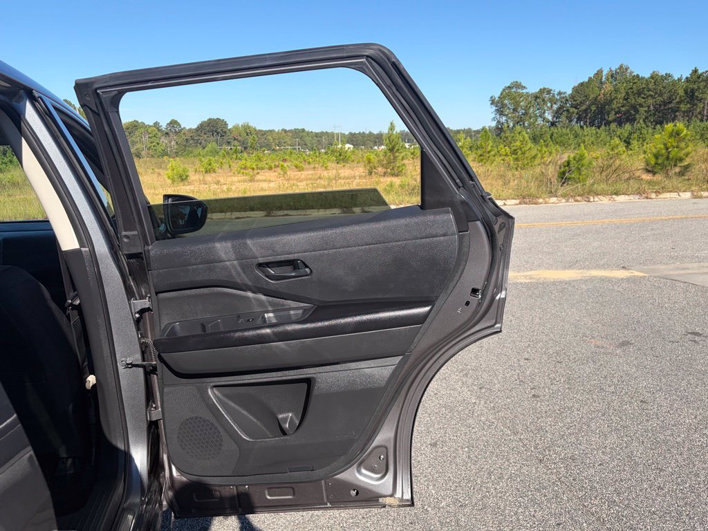 Used 2023 Nissan Pathfinder S FWD image 47