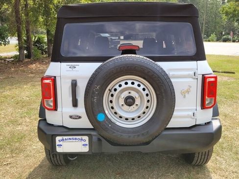 New 2025 Ford Bronco Base image 9